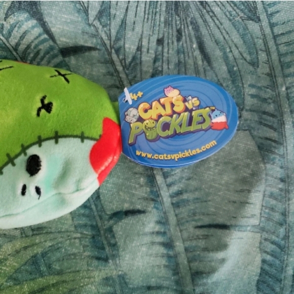 Cat Vs Pickles Zombie Kitty - Picture 3 of 3